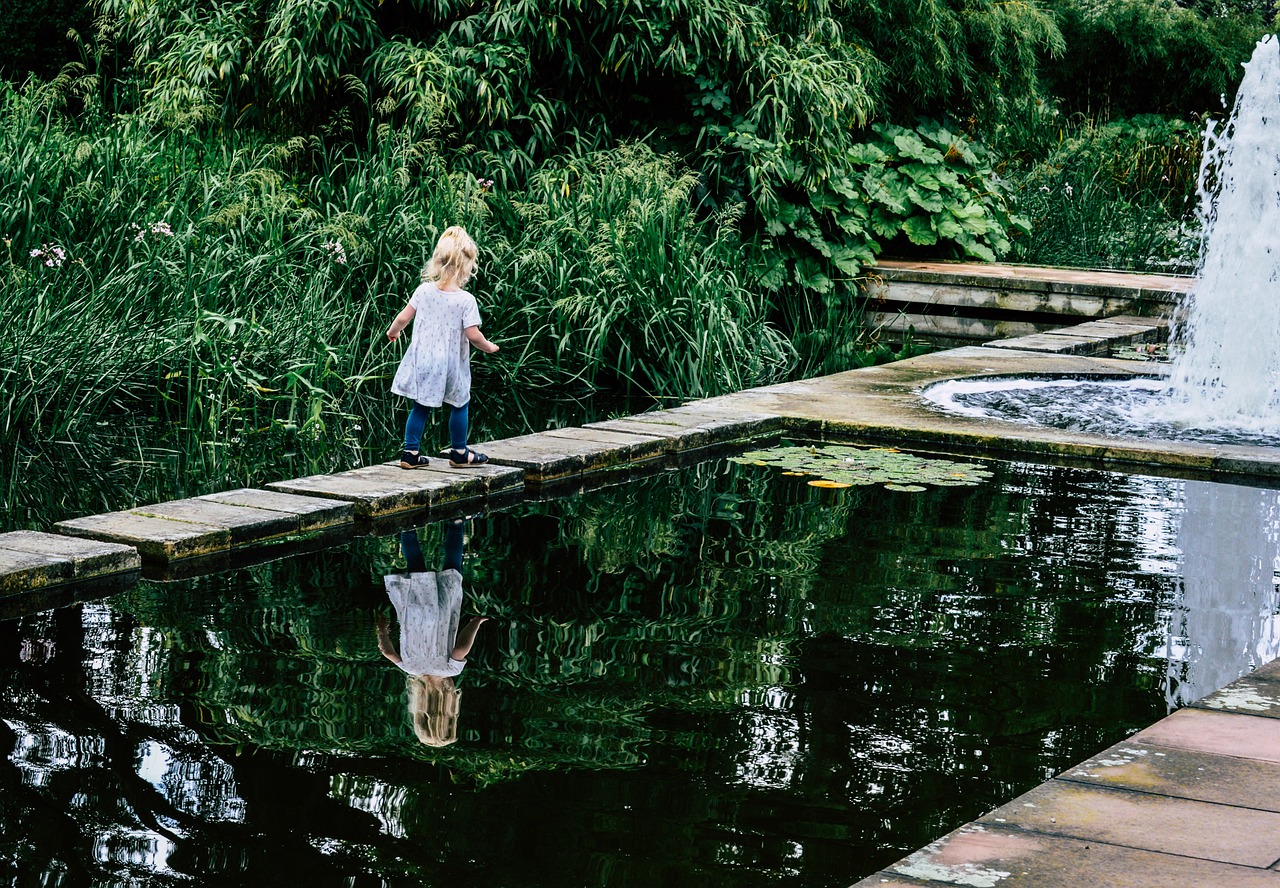 À la claire fontaine